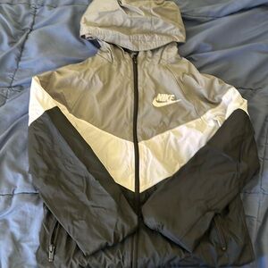 Nike windbreaker shirt only worn a couple of times